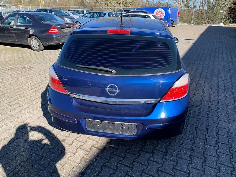 Gebraucht Opel Astra 105 PS (77 kW) 2005 Blau Limousine