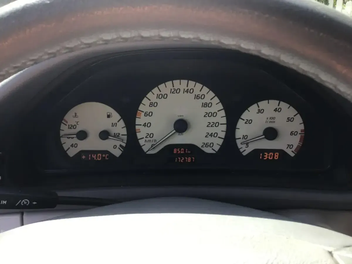 Gebraucht Mercedes CLK230 193 PS (141 kW) 1999 Blau Cabrio
