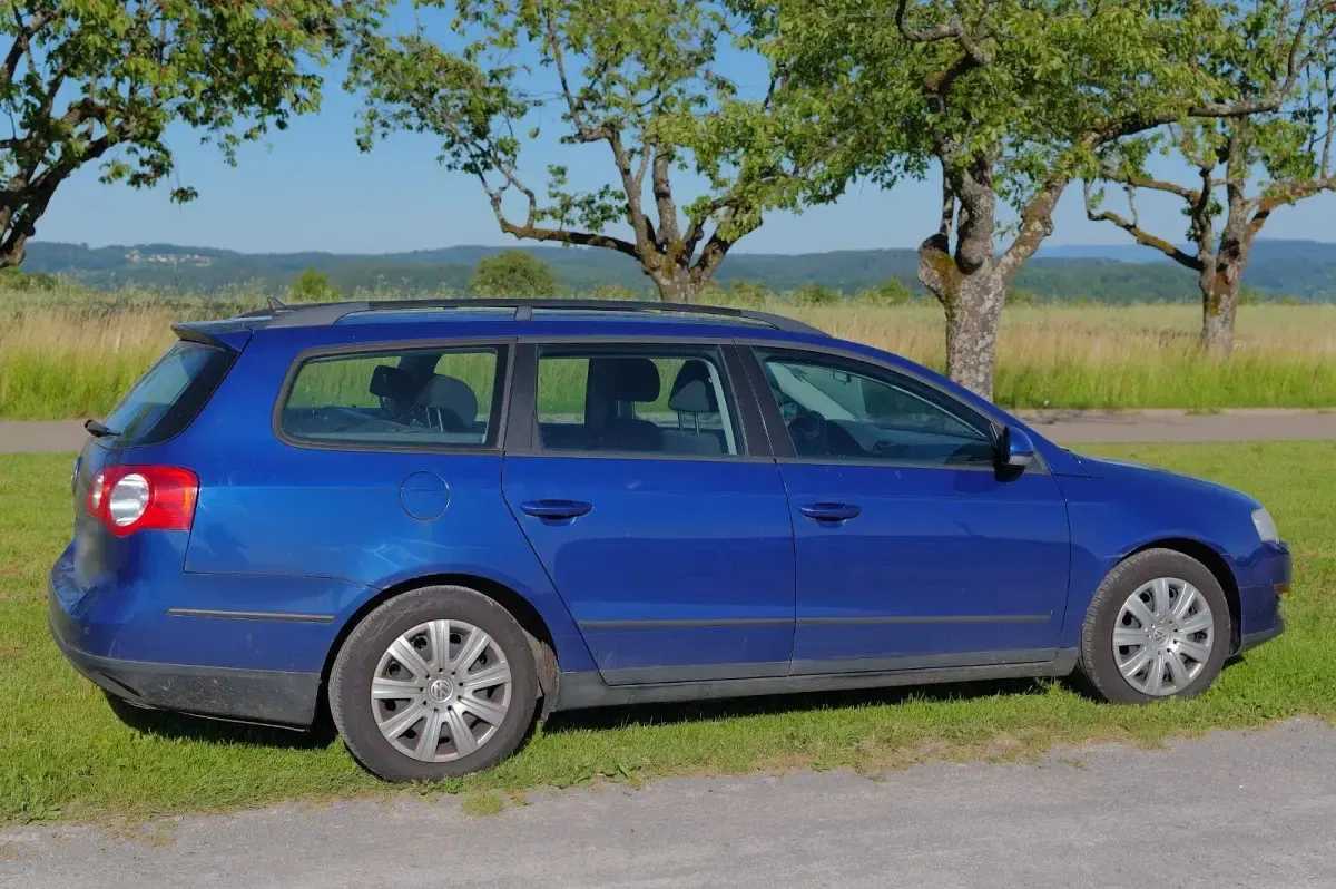 Gebraucht VW Passat Trendline 140 PS (102 kW) 2008 Blau Kombi