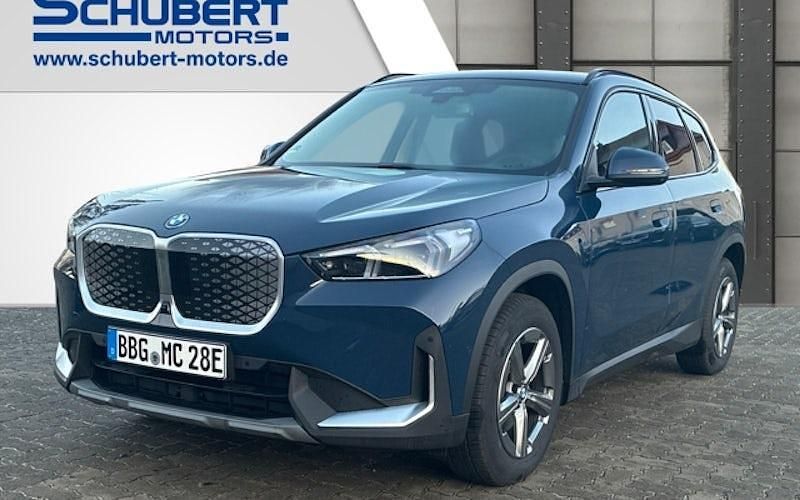 Blau Gebraucht 2025 BMW iX1 SUV | 45.490 € (Fairer Preis) - Bild 1/4
