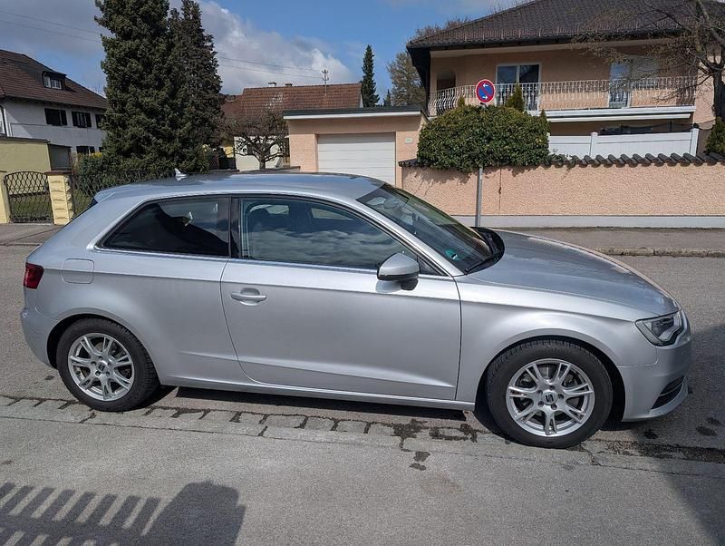 Second-hand Audi A3 Ambition 122 CP (89 kW) 2012 Argintiu Hatchback