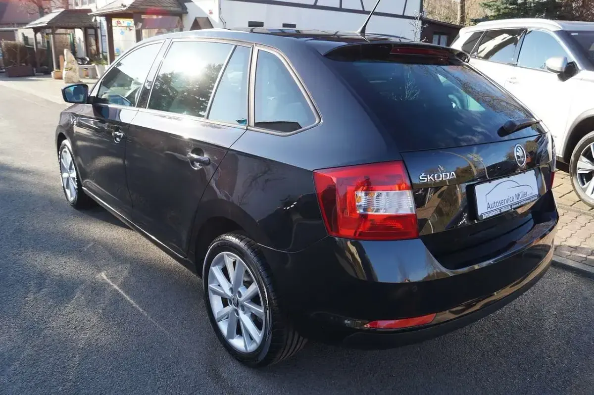 Second-hand Skoda Rapid 105 CP (77 kW) 2013 Negru Hatchback
