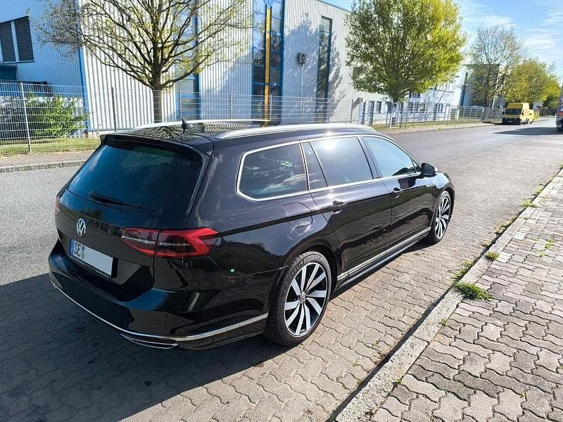 Gebraucht VW Passat Highline 150 PS (110 kW) 2017 Schwarz Kombi