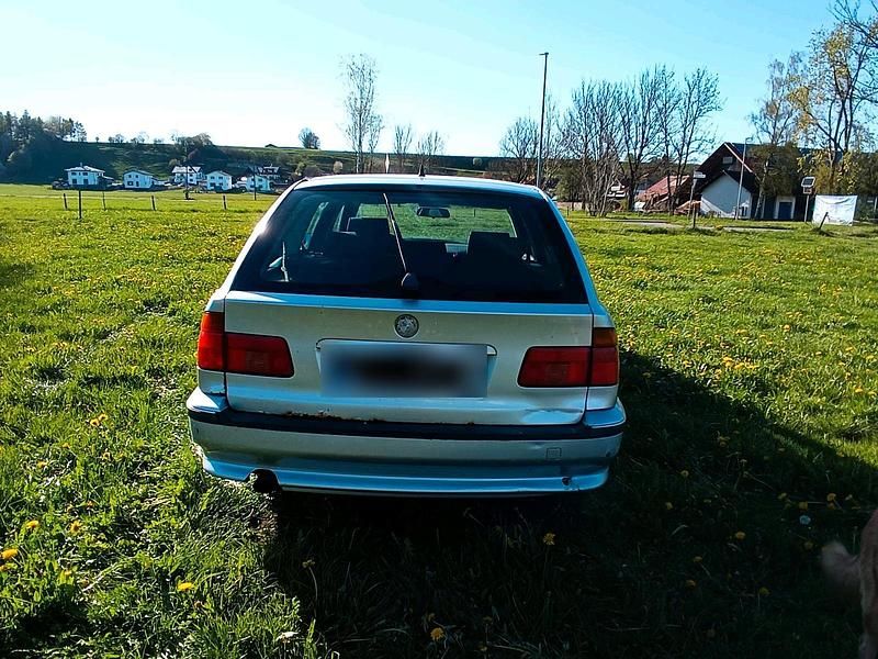 Usata BMW 320 150 CV (110 kW) 2000 Argento Station wagon