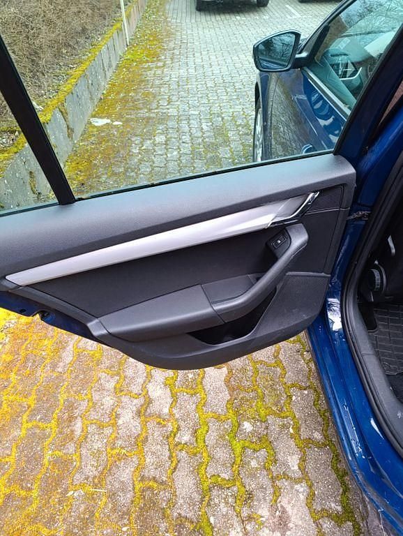 Gebraucht Skoda Octavia Solution 110 PS (80 kW) 2015 Blau Kleinwagen