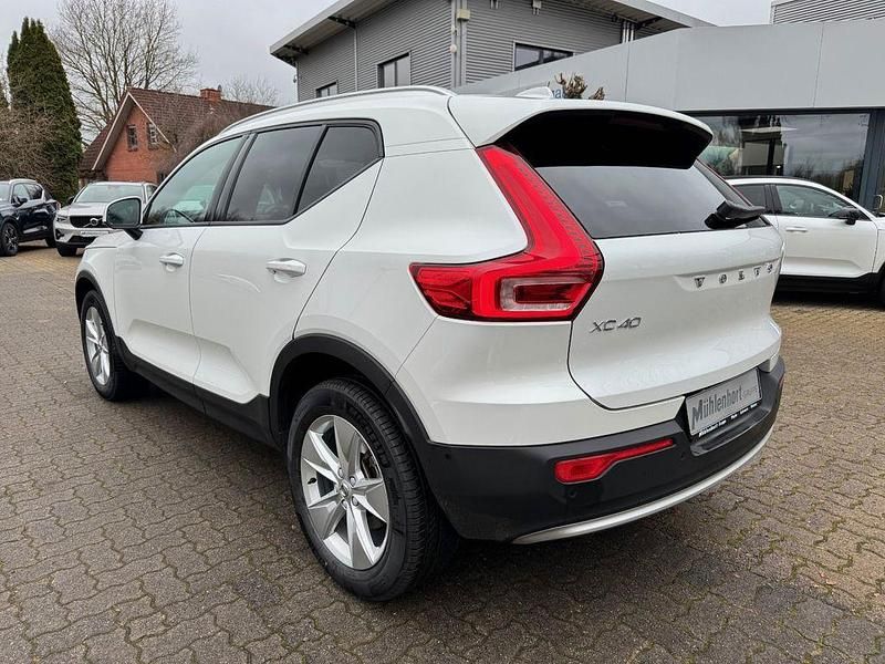 Gebraucht Volvo XC40 Core 163 PS (119 kW) 2025 Weiß SUV