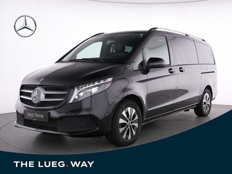 Schwarz obsidianschwarz metall Gebraucht 2024 Mercedes V300 Van / Kleinbus | 72.985 € (Etwas zu teuer) - Bild 1/4