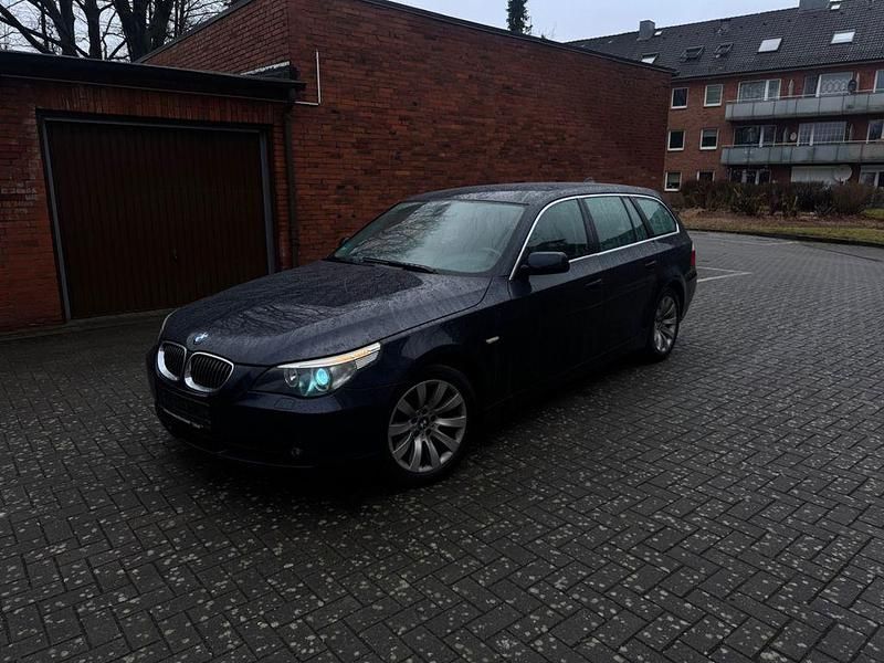 Gebraucht BMW 525 177 PS (130 kW) 2005 Blau Kombi