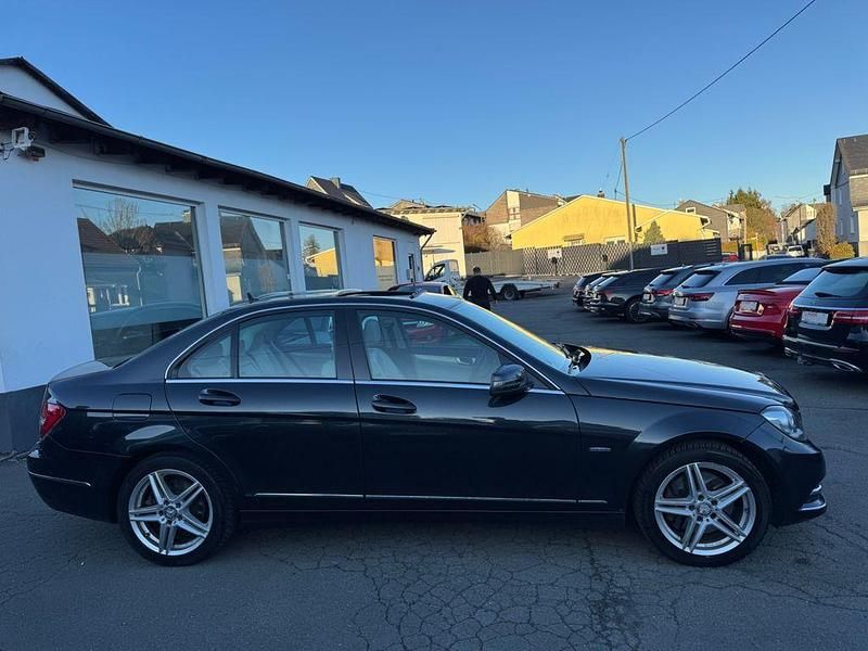 Gebraucht Mercedes C300 231 PS (169 kW) 2011 Schwarz Limousine