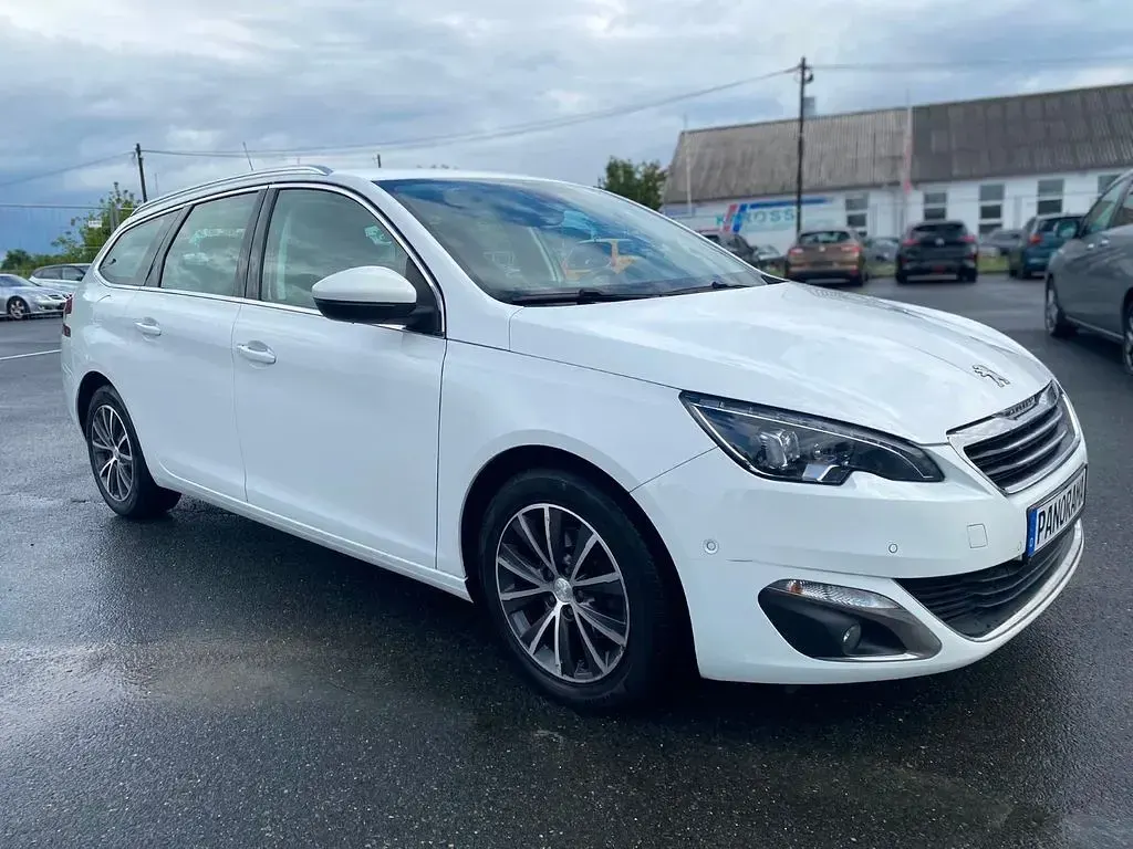 Gebraucht Peugeot 308 SW Allure 120 PS (88 kW) 2015 Weiß Kombi
