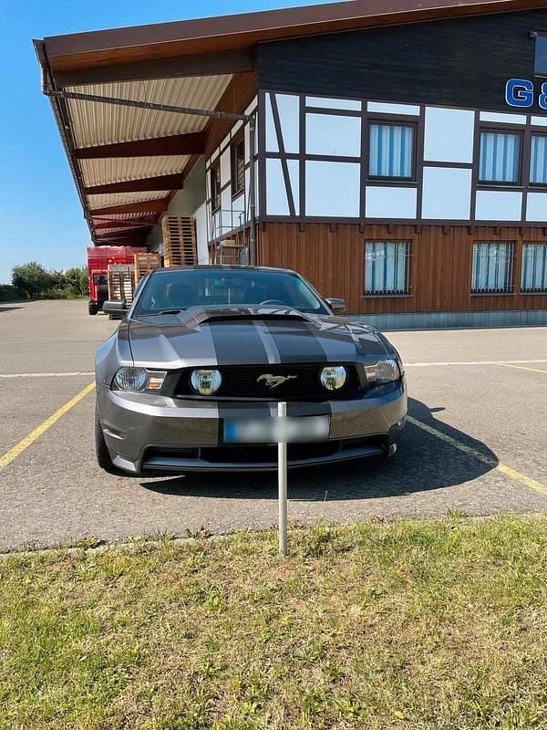 Gebraucht Ford Mustang GT 315 PS (231 kW) 2010 Grau Coupé
