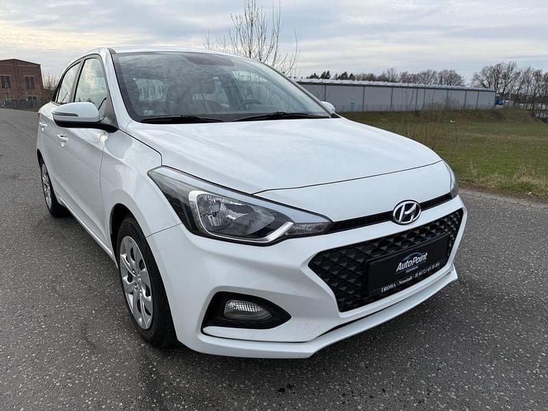 Gebraucht Hyundai i20 Active 75 PS (55 kW) 2019 Weiß Kleinwagen