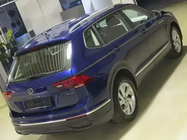 Gebraucht VW Tiguan Allspace Life 150 PS (110 kW) 2024 Atlantic blue (metallic) SUV