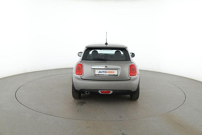 Usado Mini ONE 102 HP (75 kW) 2017 Cinzento Citadino