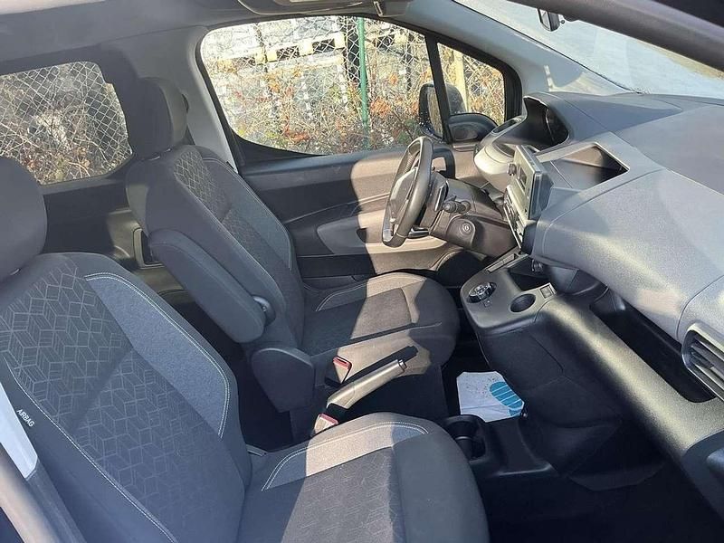 Schwarz Gebraucht 2019 Peugeot Rifter Active Van / Kleinbus | 14.999 € (Superpreis) - Bild 1/4