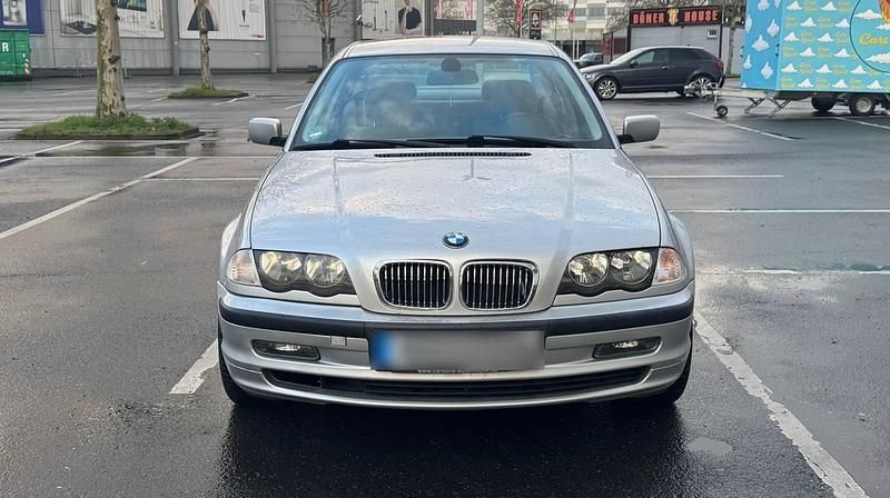 Usata BMW 320 2000 Grigio Berlina