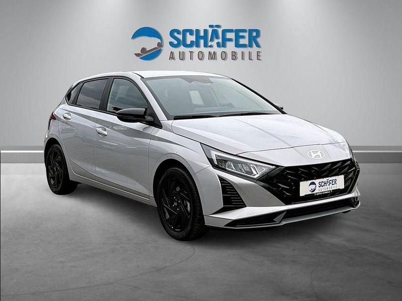 Neu Hyundai i20 Blackline 90 PS (66 kW) 2026 Lumen grey / mic Kleinwagen
