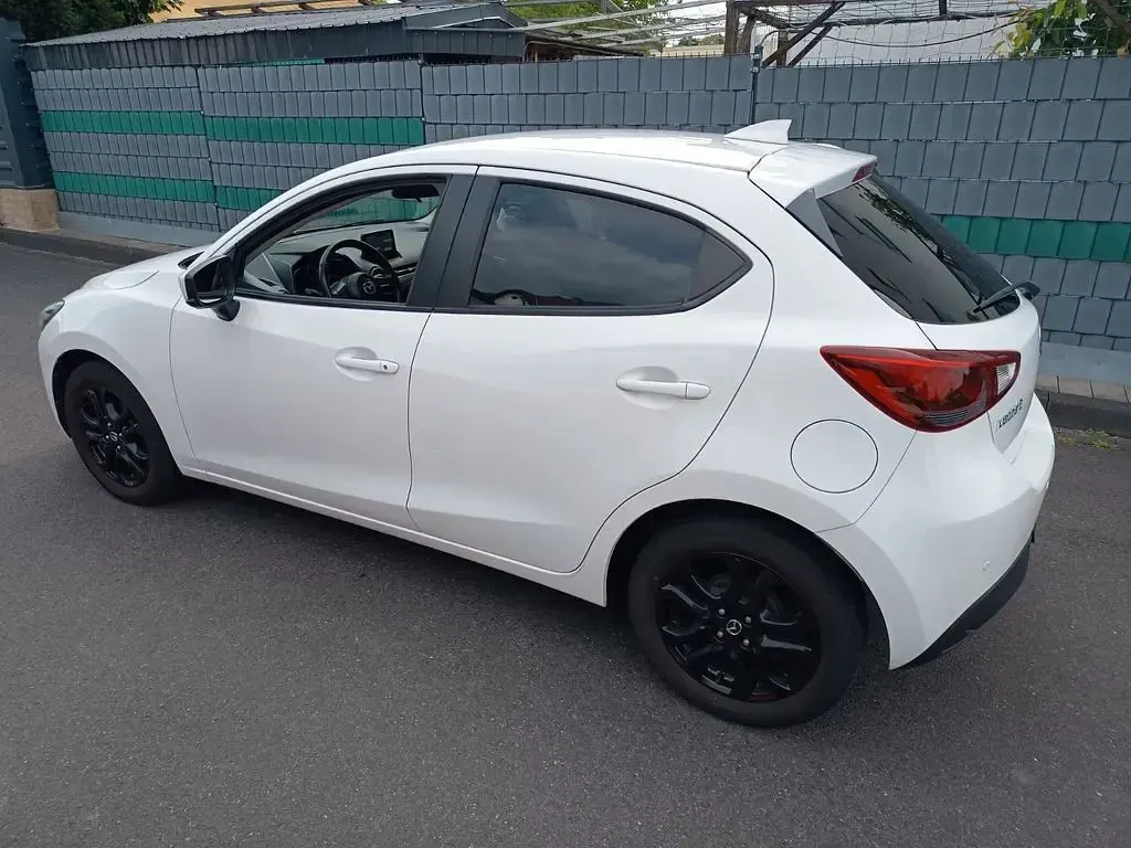 Gebraucht Mazda 2 Kizoku 90 PS (66 kW) 2019 Weiß Limousine