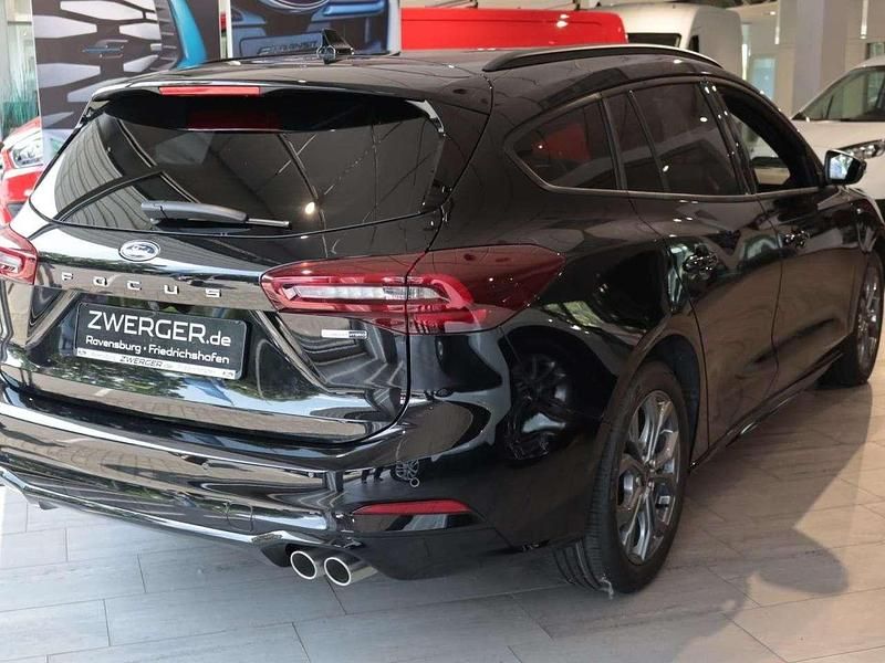 Gebraucht Ford Focus ST-Line 125 PS (91 kW) 2024 Schwarz Limousine