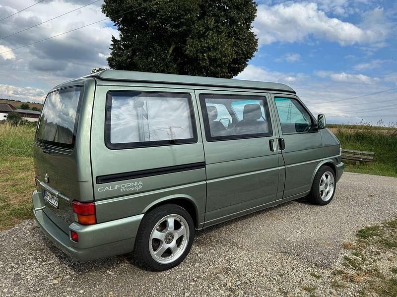 Grün Gebraucht 2003 VW T4 California Van | 33.000 € - Bild 1/4