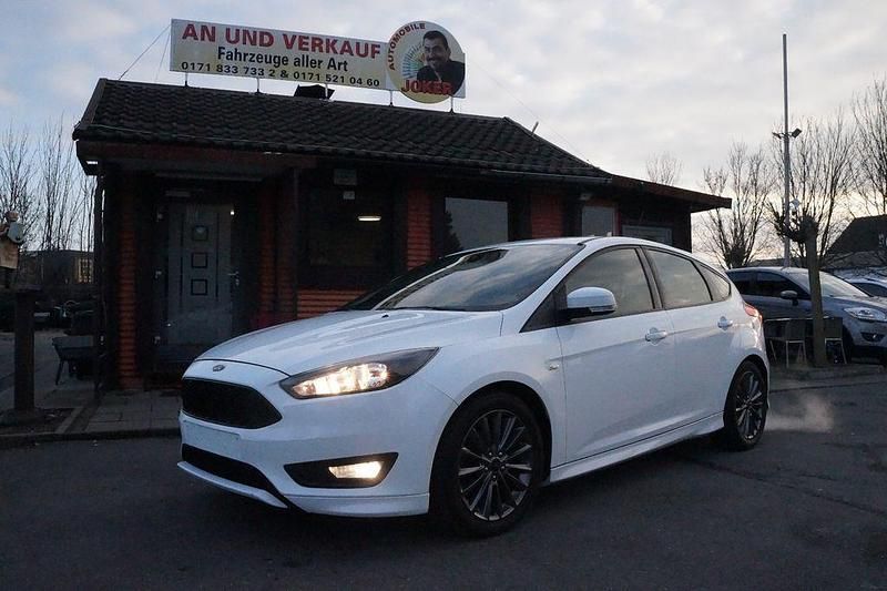 Gebraucht Ford Focus ST-Line 125 PS (91 kW) 2017 Weiß Limousine