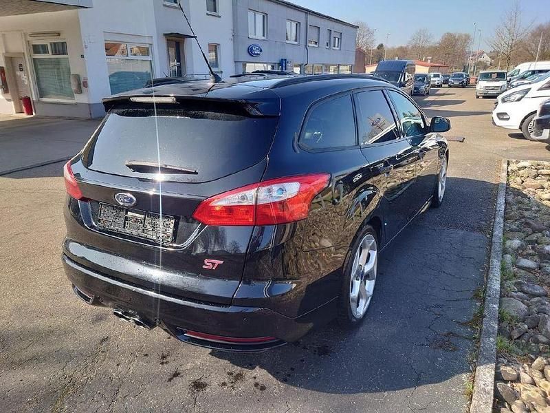 Gebraucht Ford Focus ST 250 PS (183 kW) 2014 Schwarz Limousine