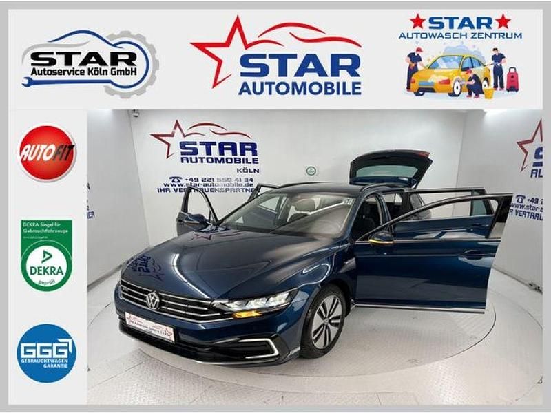 Aquamarinblau (metallic) Gebraucht 2020 VW Passat Kombi | 21.390 € (Guter Preis) - Bild 1/4