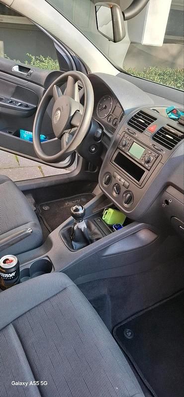 Gebraucht VW Golf V 105 PS (77 kW) 2004 Silber Kleinwagen