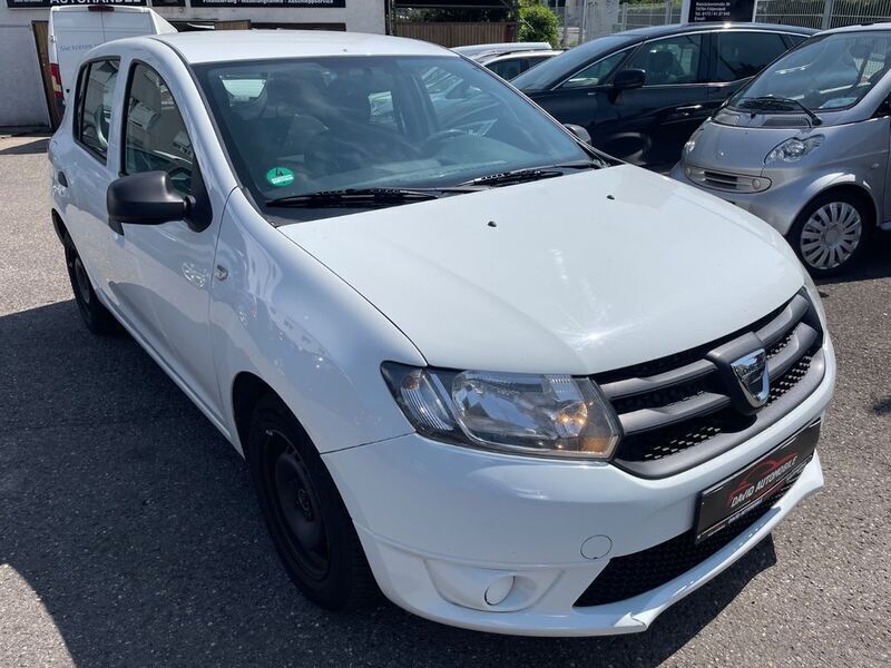 Weiß Gebraucht 2014 Dacia Sandero Ambiance Kleinwagen | 2.990 € (Guter Preis) - Bild 1/4