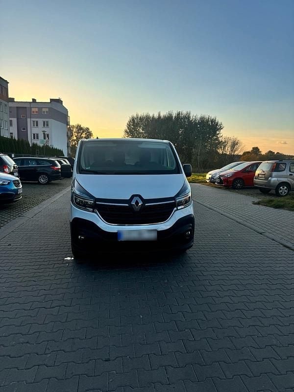 Gebraucht Renault Trafic 121 PS (88 kW) 2020 Weiß Van / Kleinbus
