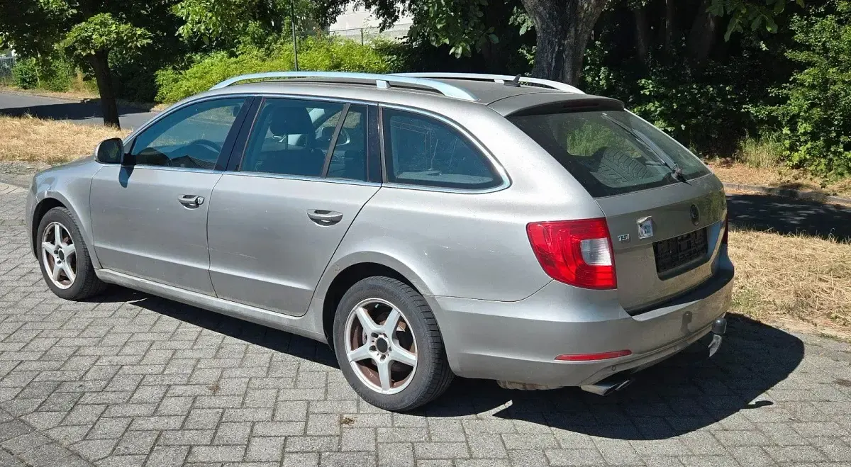 Gebraucht Skoda Superb Comfort 160 PS (117 kW) 2010 Beige Kombi