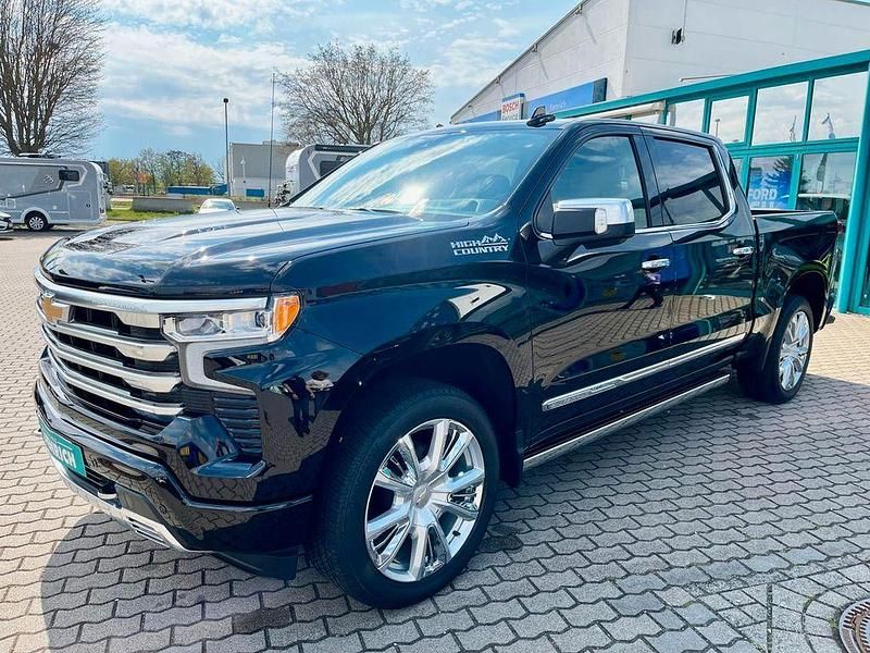 Neu Chevrolet Silverado 426 PS (313 kW) 2026 Schwarz SUV