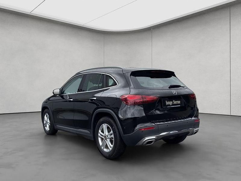 Gebraucht Mercedes GLA200 Advanced Plus 163 PS (119 kW) 2024 Schwarz SUV