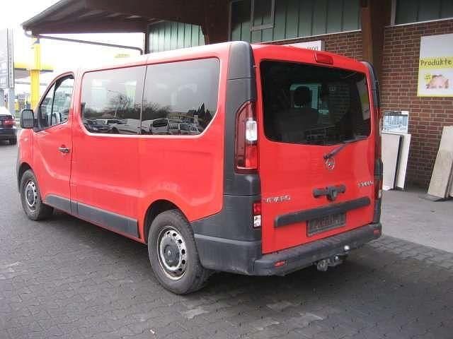 Gebraucht Opel Vivaro 125 PS (91 kW) 2016 Magma rot (b) Van / Kleinbus