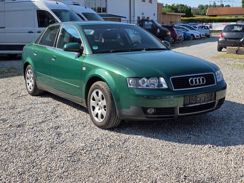 Grün Gebraucht 2001 Audi A4 Limousine | 1.599 € (Fairer Preis) - Bild 1/4