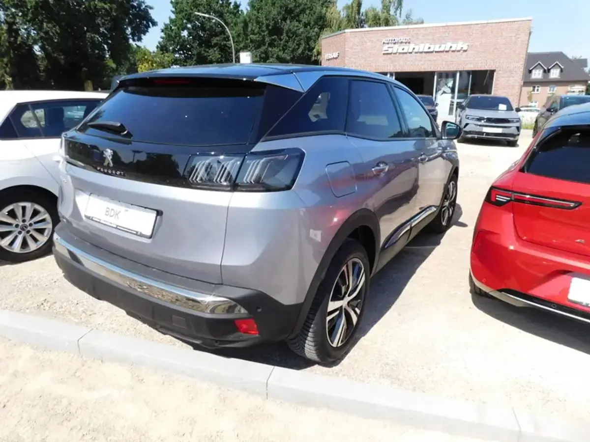Gebraucht Peugeot 3008 Allure 131 PS (96 kW) 2024 Lack grau artense SUV