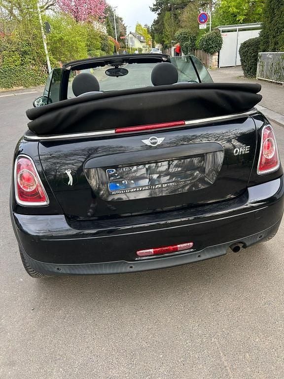 Second-hand Mini One Cabriolet 98 CP (72 kW) 2012 Negru Cabrio