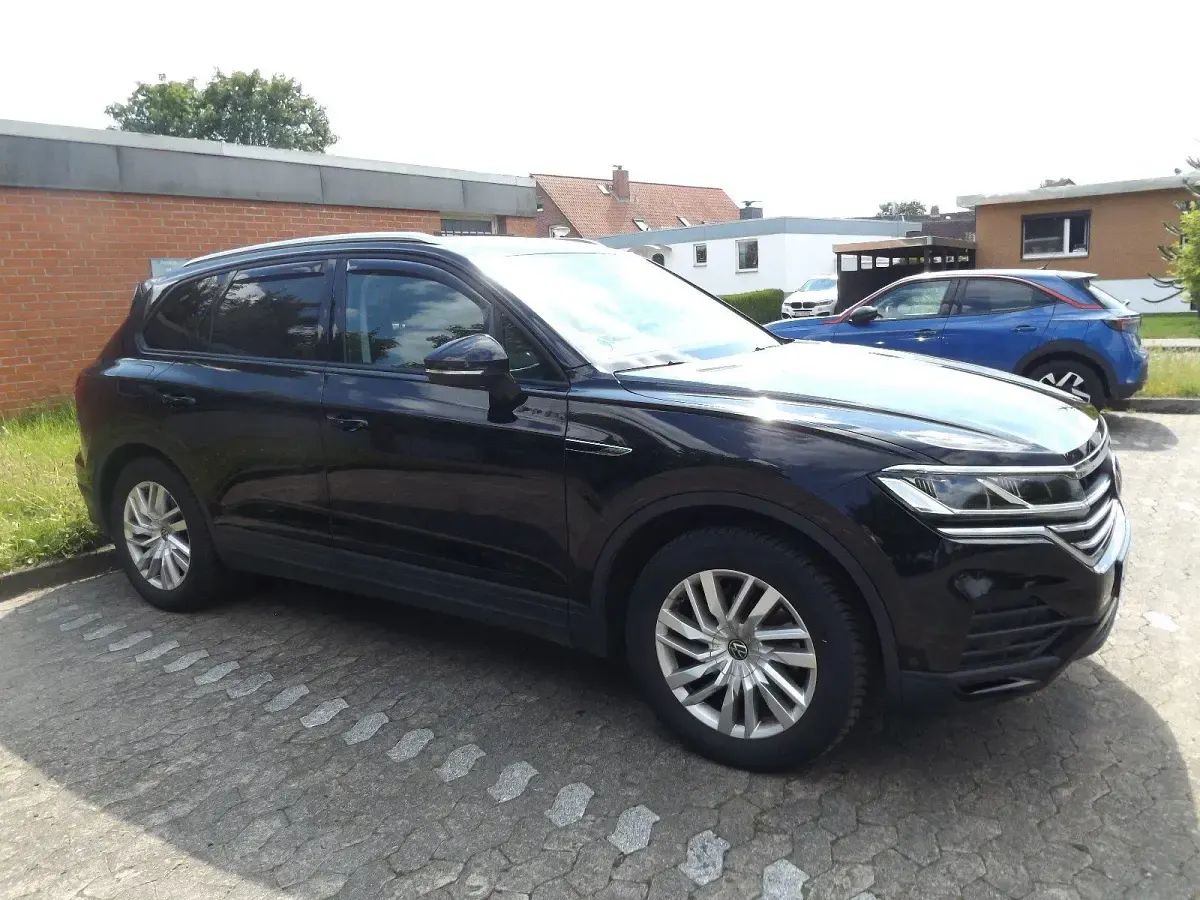 Gebraucht VW Touareg 231 PS (169 kW) 2022 Schwarz SUV