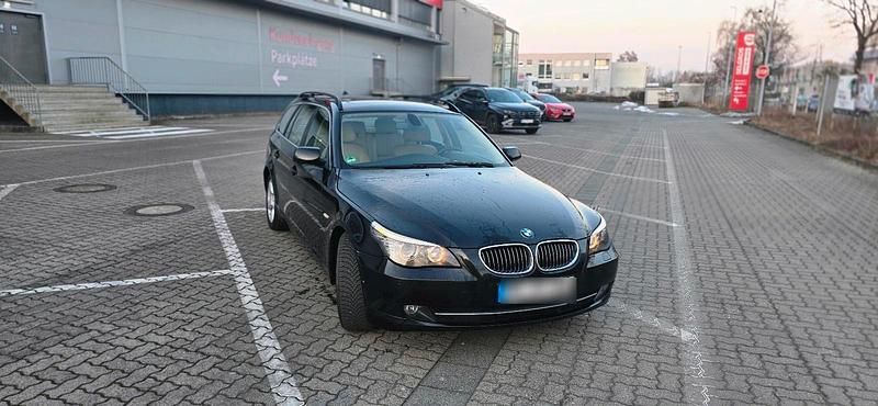 Gebraucht BMW 530 235 PS (172 kW) 2008 Schwarz Kombi