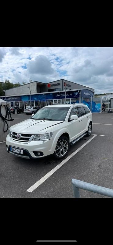 Weiß Gebraucht 2015 Fiat Freemont SUV | 10.500 € (Fairer Preis) - Bild 1/4