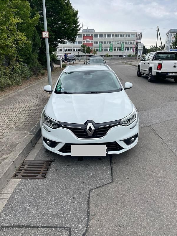 Weiß Gebraucht 2016 Renault Mégane GrandTour Kombi | 8.750 € (Fairer Preis) - Bild 1/4