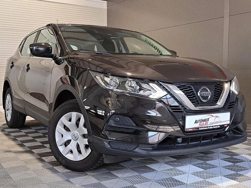 Schwarz Gebraucht 2018 Nissan Qashqai Visia SUV | 9.970 € (Superpreis) - Bild 1/3