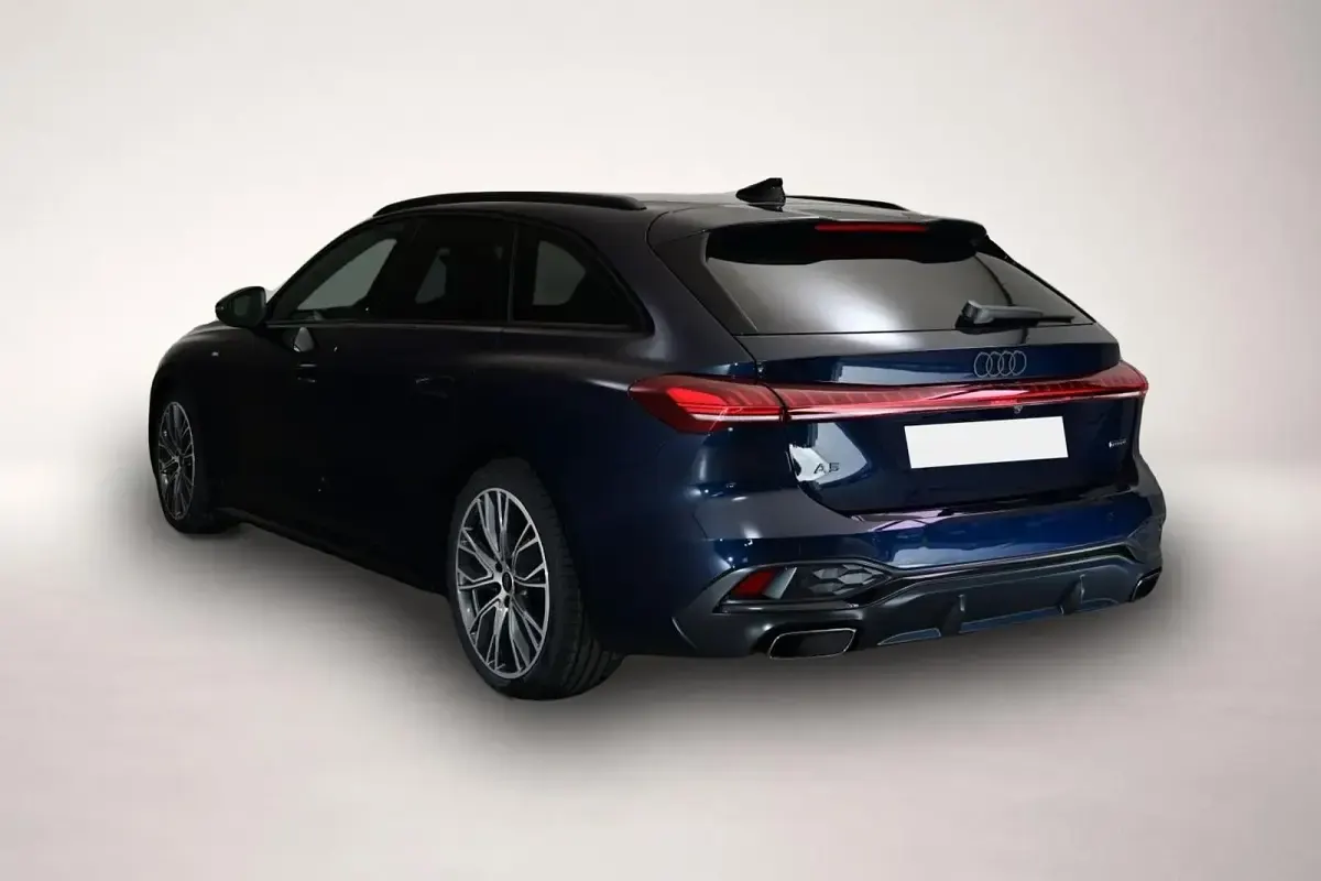 Gebraucht Audi A5 Ambiente 204 PS (150 kW) 2026 Manufacturer