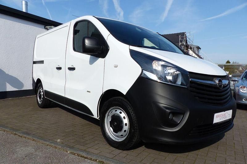 Gebraucht Opel Vivaro 121 PS (88 kW) 2018 Weiß Van / Kleinbus