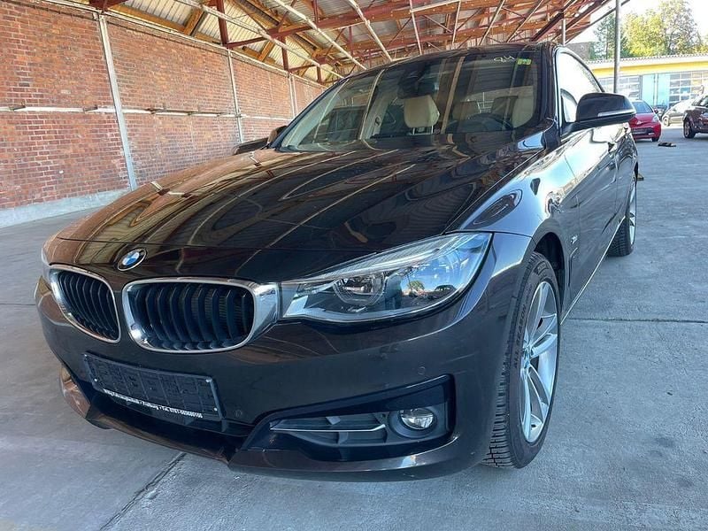 Schwarz Gebraucht 2017 BMW 320 Gran Turismo Sport Line Limousine | 16.499 € (Guter Preis) - Bild 1/4