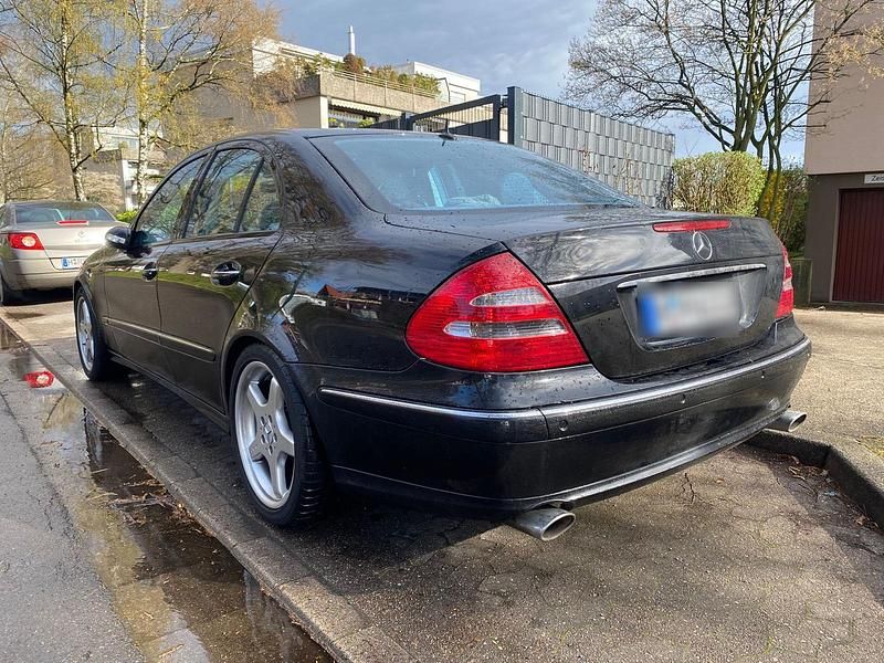 Gebraucht Mercedes E500 306 PS (225 kW) 2003 Schwarz Limousine