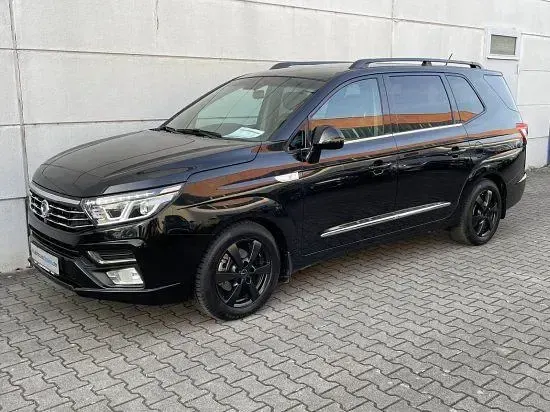 Gebraucht SsangYong Rodius 178 PS (130 kW) 2018 Space black lak Van / Kleinbus