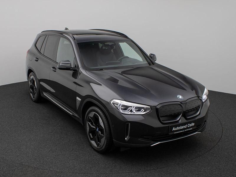 Gebraucht BMW iX3 Impressive 210 kW (286 PS) 2021 Sophistograu brillanteffekschwarz SUV