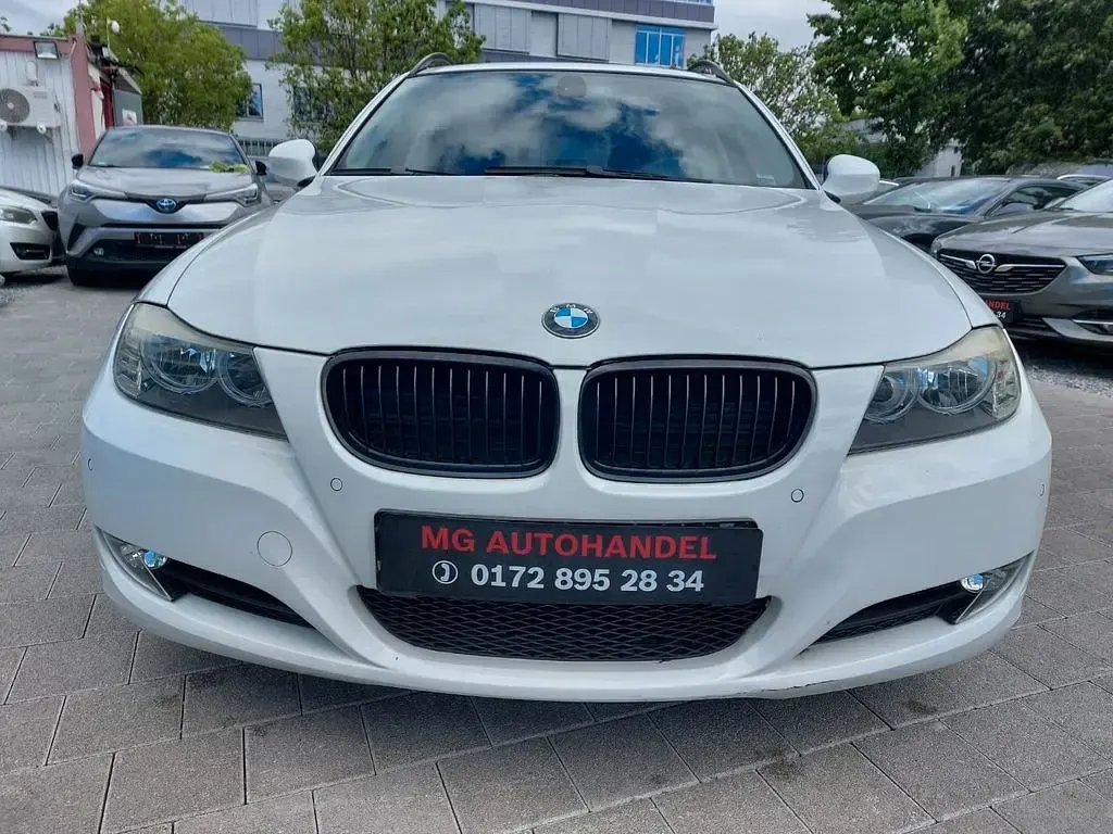 Używany BMW 318 143 KM (105 kW) 2009 Biały Kombi