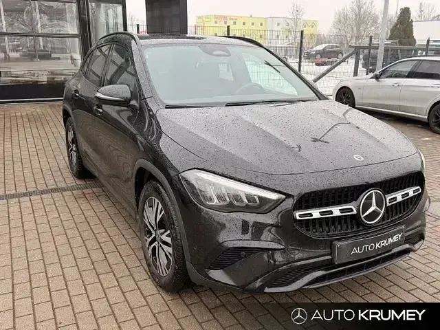 Usata Mercedes GLA200 Progressive 163 CV (119 kW) 2024 Nero SUV